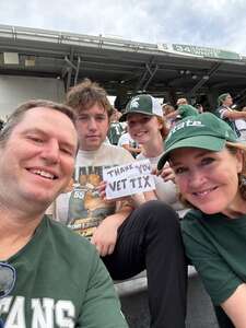 Michigan State Spartans - NCAA Football vs Illinois Fighting Illini