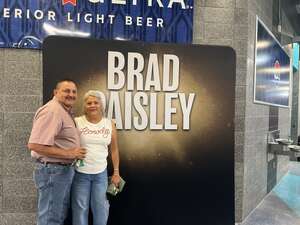 BRAD PAISLEY LIVE