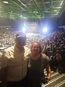 BRAD PAISLEY LIVE