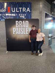 BRAD PAISLEY LIVE