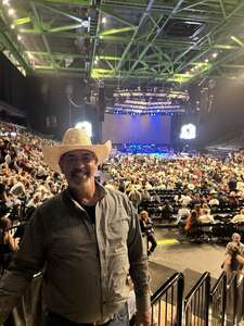 BRAD PAISLEY LIVE