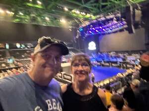 BRAD PAISLEY LIVE