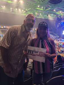 BRAD PAISLEY LIVE