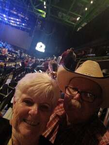 BRAD PAISLEY LIVE