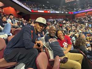 UConn Huskies - NCAA Men's Basketball vs Syracuse Orange