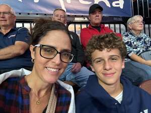 UConn Huskies - NCAA Men's Basketball vs Syracuse Orange