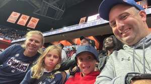 UConn Huskies - NCAA Men's Basketball vs Syracuse Orange