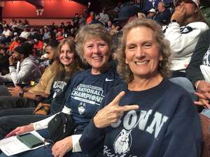UConn Huskies - NCAA Men's Basketball vs Syracuse Orange