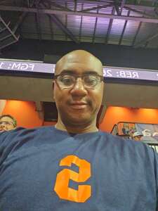 UConn Huskies - NCAA Men's Basketball vs Syracuse Orange
