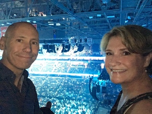 Lonnie attended Soul2Soul Tour With Faith Hill and Tim McGraw on Oct 13th 2017 via VetTix 