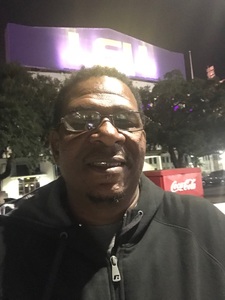 New Orleans Pelicans vs. Los Angeles Clippers - NBA - Veterans Appreciation Game!