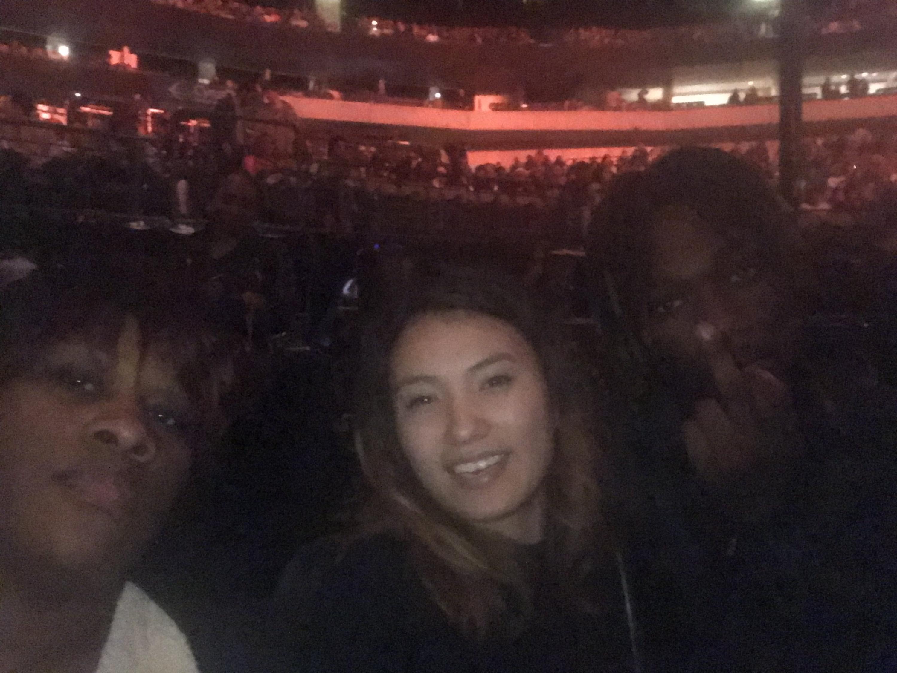Jay-z - 4: 44 Tour With Special Guest Vic Mensa - for Tonight