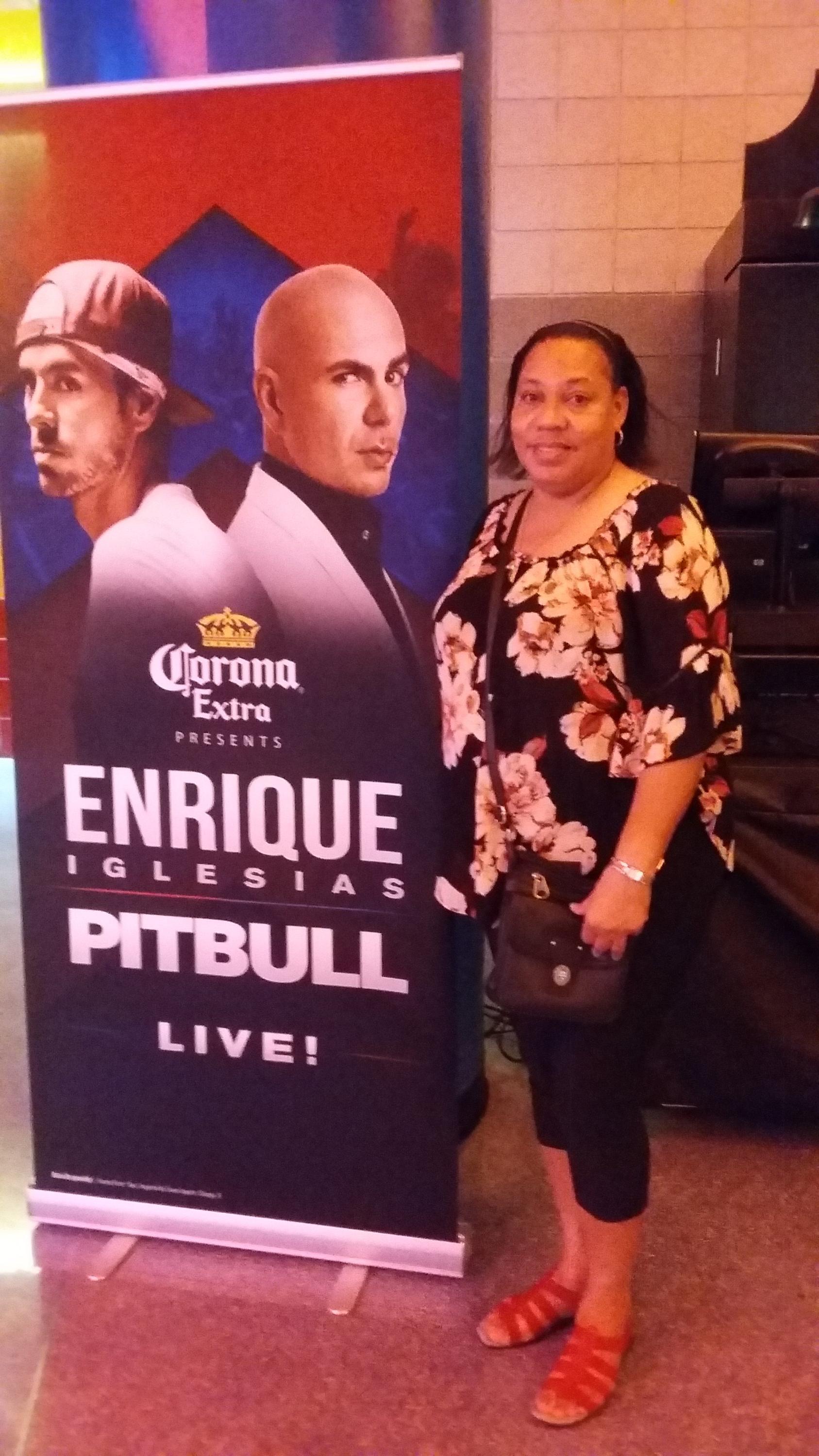 Enrique Iglesias & Pitbull - Live
