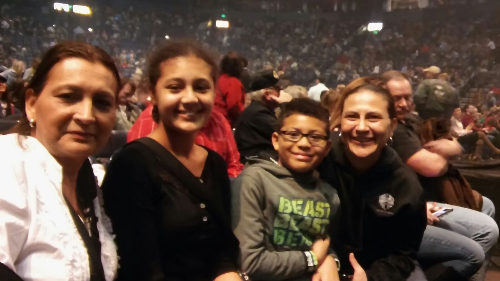 Cirque Holiday Musica Presents Believe
