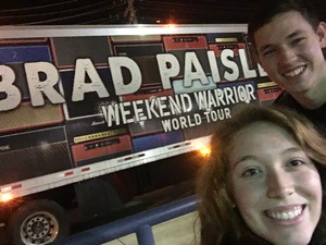 Brad Paisley - Weekend Warrior World Tour With Dustin Lynch, Chase Bryant and Lindsay Ell