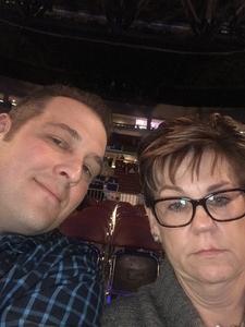 Brad Paisley - Weekend Warrior World Tour With Dustin Lynch, Chase Bryant and Lindsay Ell