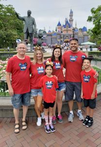 4 Day Park Hopper Disneyland Tickets for family of 6